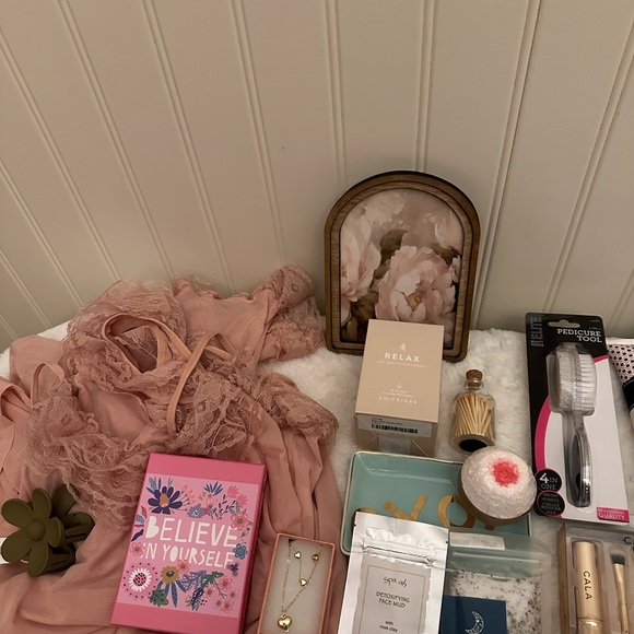 Pamper Yourself Gift Set - Picture 3 of 4